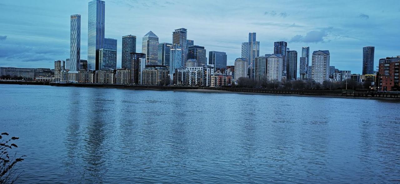 Stunning Massive Bedroom +Direct Thames River View Λονδίνο Εξωτερικό φωτογραφία